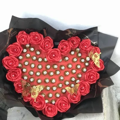 Ramo de 20 Rosas Eternas con Bombones