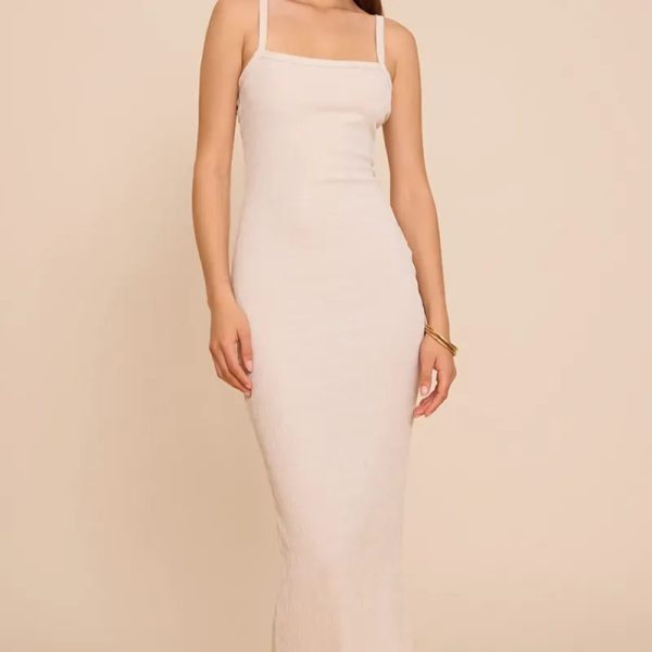 Vestido largo ajustado al cuerpo de tirantes