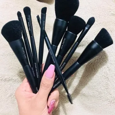 Set Esencial de Brochas con Estuche Mary Kay. Precio por unidad.