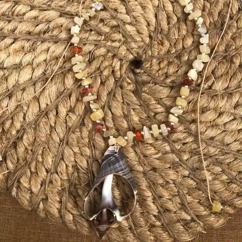 Collar con caracol gigante