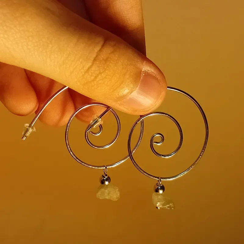 Argollas de espiral y cuarzo (medianas)