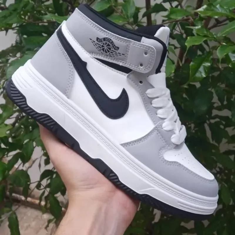 Jordan gris y negro