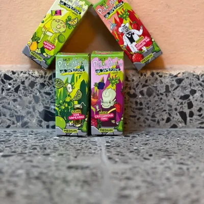 Pomos de 30ml (RICK AND MORTY) con 2% de sales nicotina