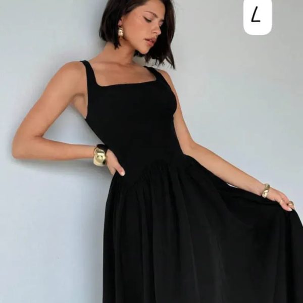  Vestido Black Aura – Elegancia clásica con escote cuadrado y falda con vuelo