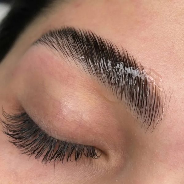 Laminado de cejas