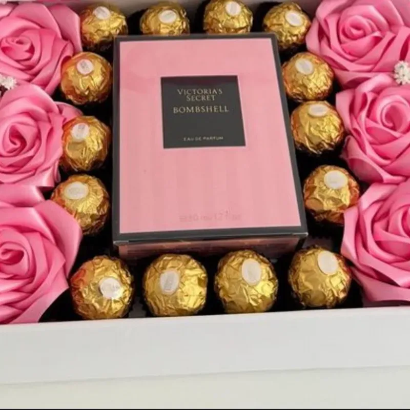 Box 6 rosas eternas +14 ferreros +perfume