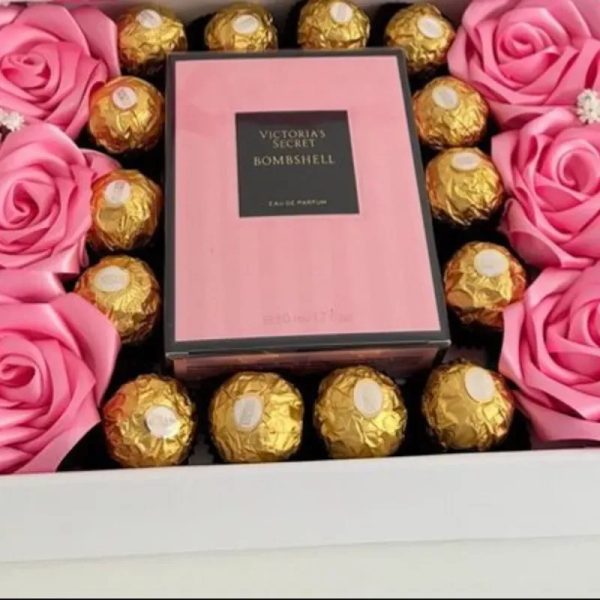 Box 6 rosas eternas +14 ferreros +perfume