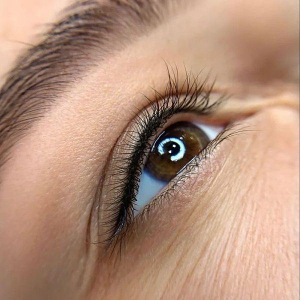 Delineado de ojos