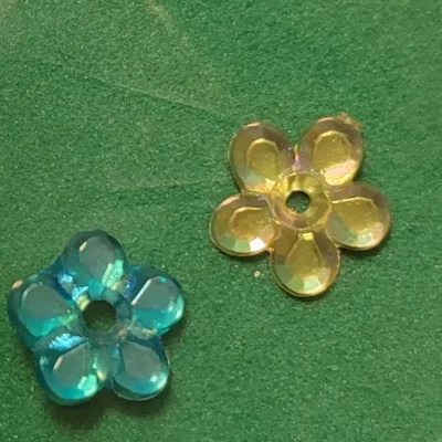 Flores plásticas azul y verde 1cm