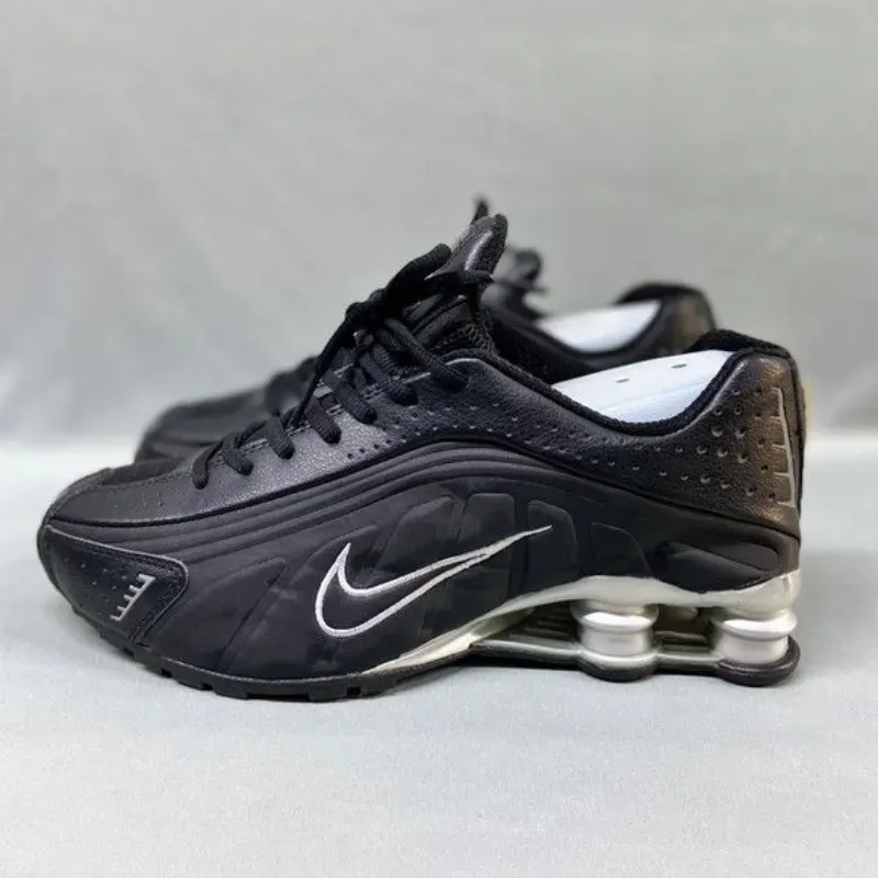 Nike Shox 4 Muelles Negros y Plateados