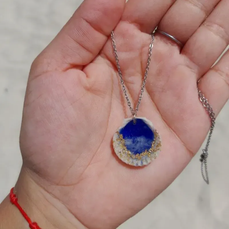 Collar con dijesito de mar
