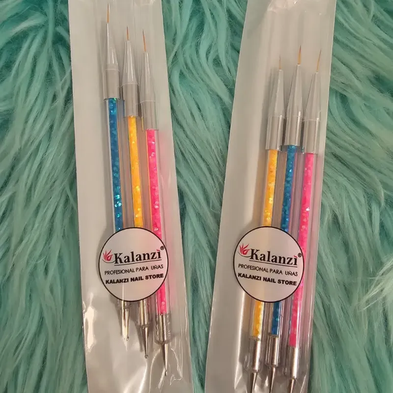 Pincel doble ( puntero y liner)