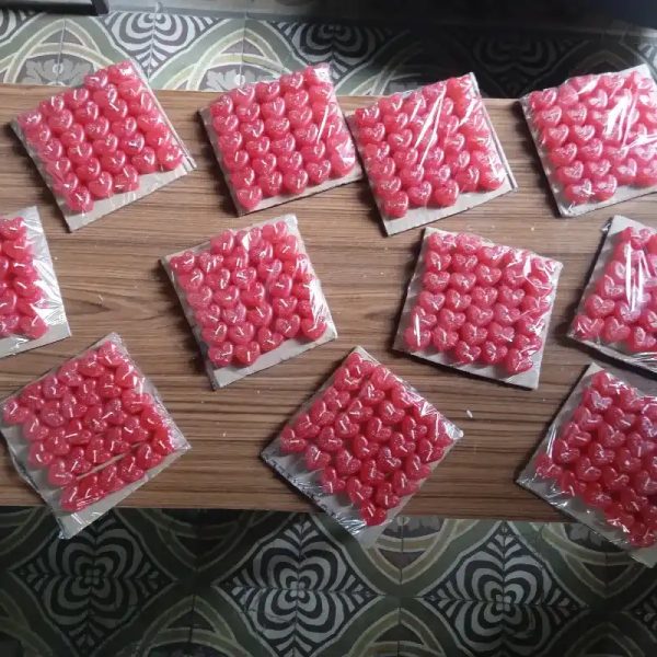 Paquete de 30 velitas pequeñas de corazones