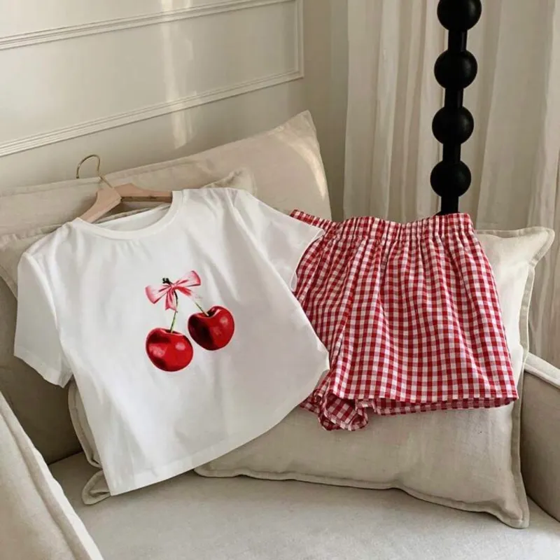 Conjunto de short y pullover Cherry