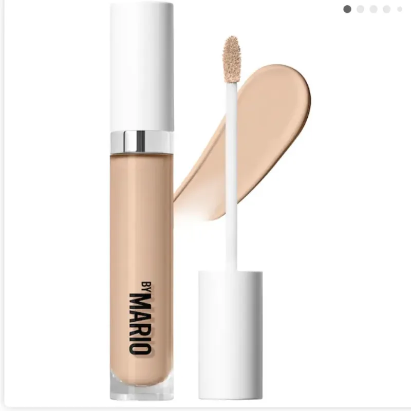 Makeup by Mario Corrector