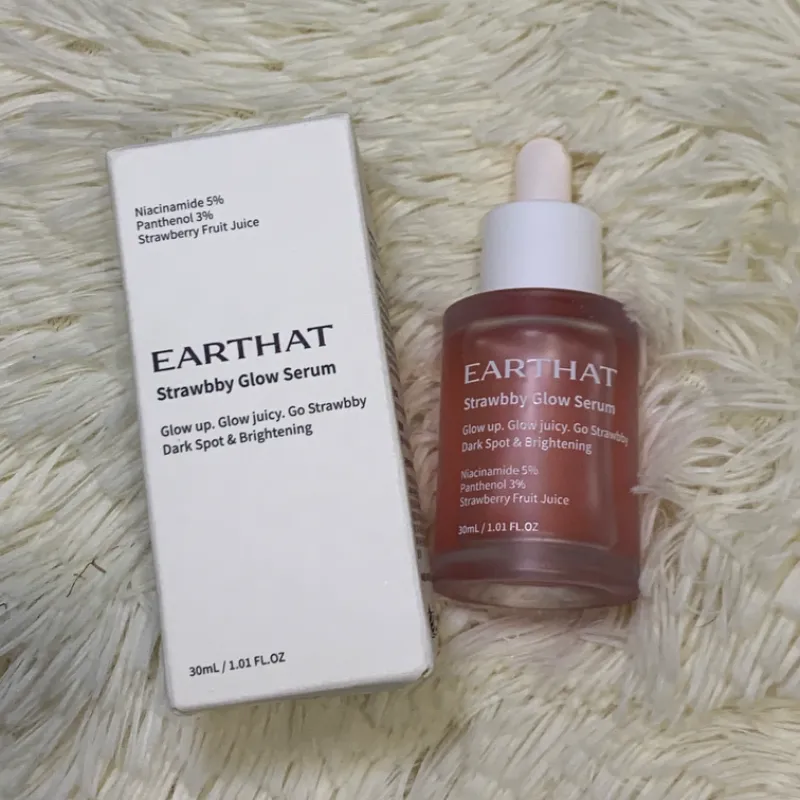 EARTHAT Strawbby Glow Serum. 