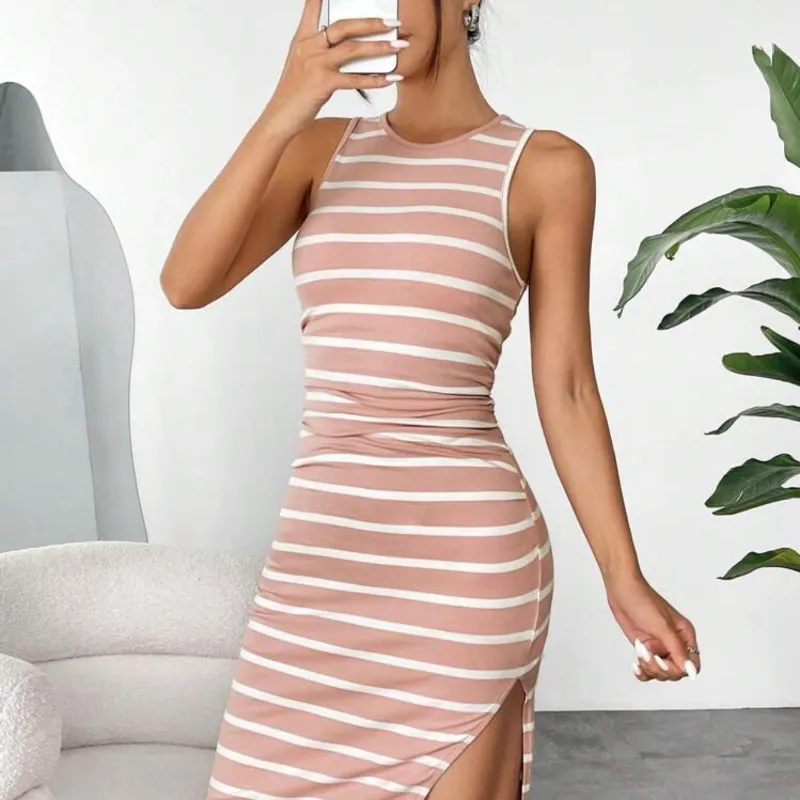 Vestido ajustado rosado de rayas