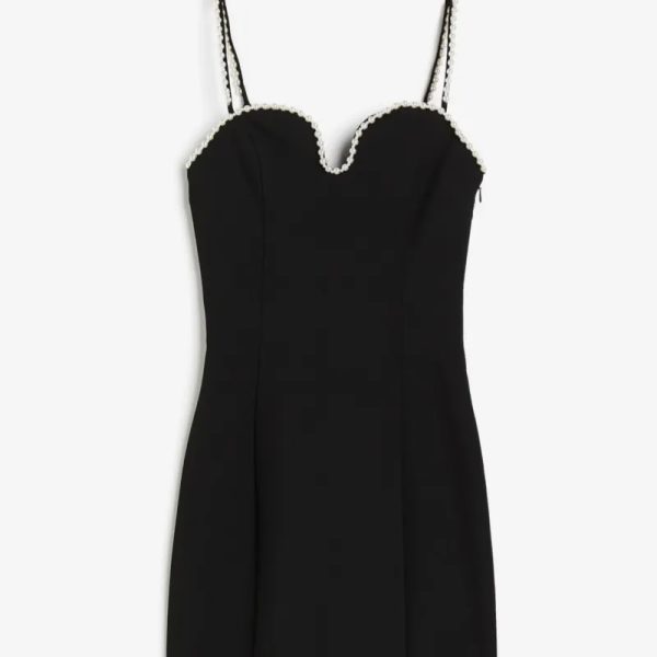 Vestido de tirantes con adornos perlados