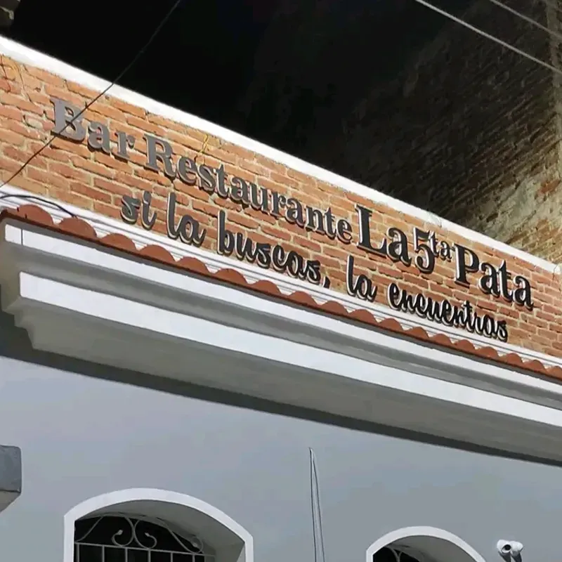 Cartel Routeado Sobre PVC