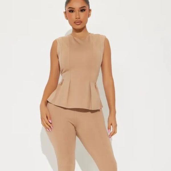 Conjunto beige