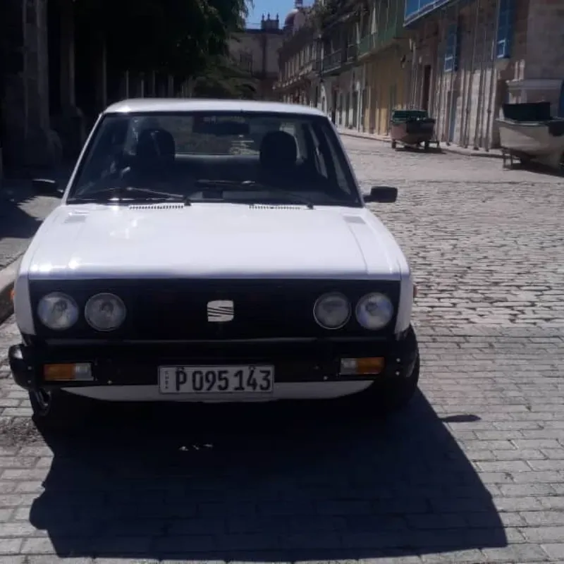SEAT modelo 131 1976 clásico español