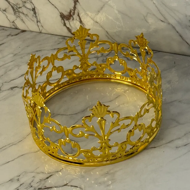 Corona dorada (grande)