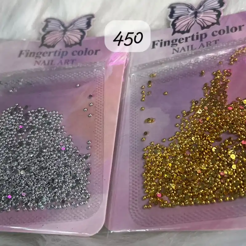 Media perlas doradas y plateadas