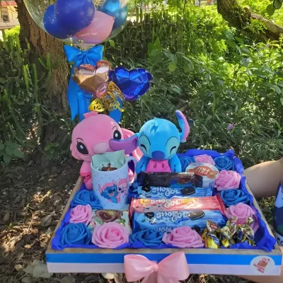 Cajita personalizada Stitch y Ángela