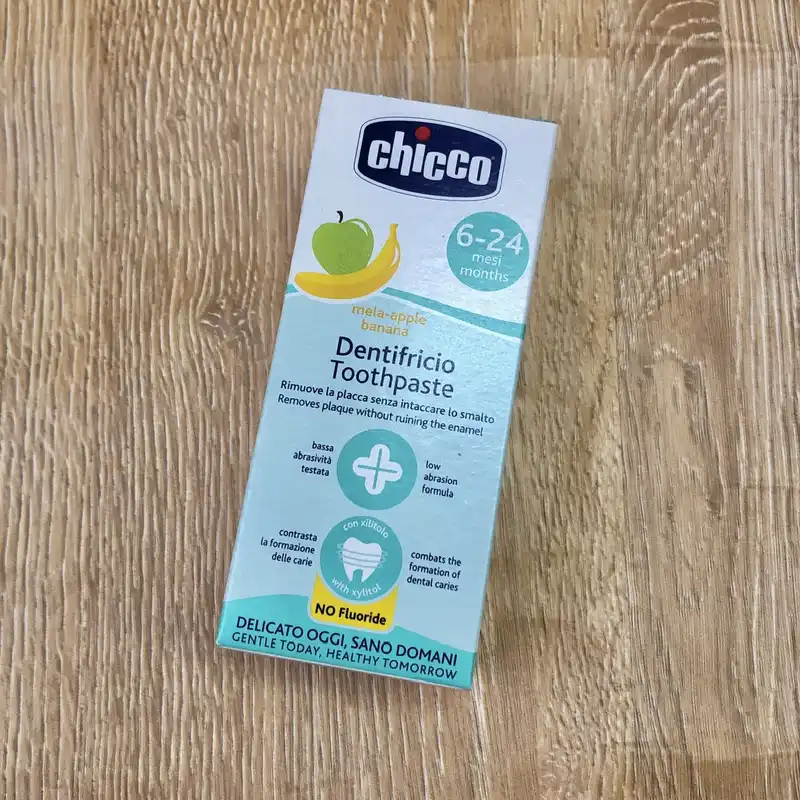 Pasta de dientes sabor manzana y plátano