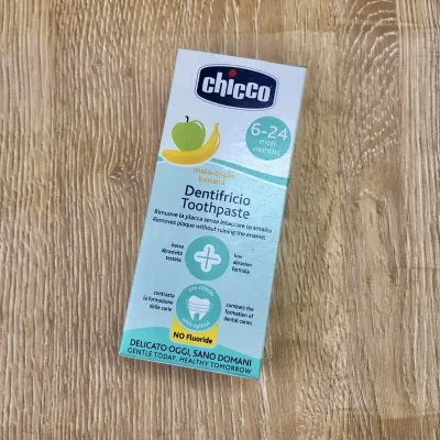 Pasta de dientes sabor manzana y plátano