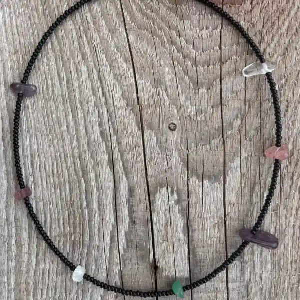 Collar de piedras naturales