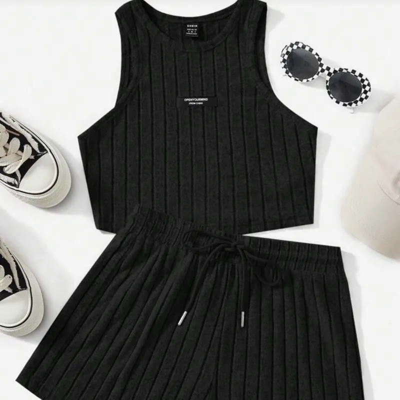 Conjunto de short y top negro