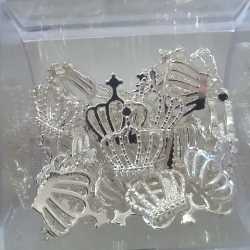 Joyas de corona plateadas