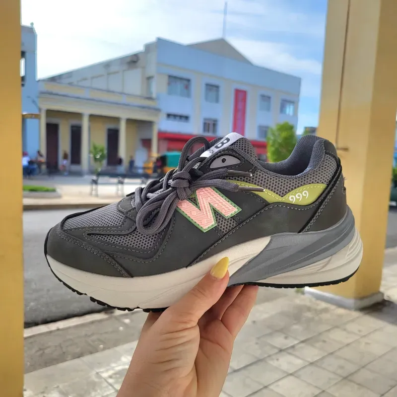 New balance 999