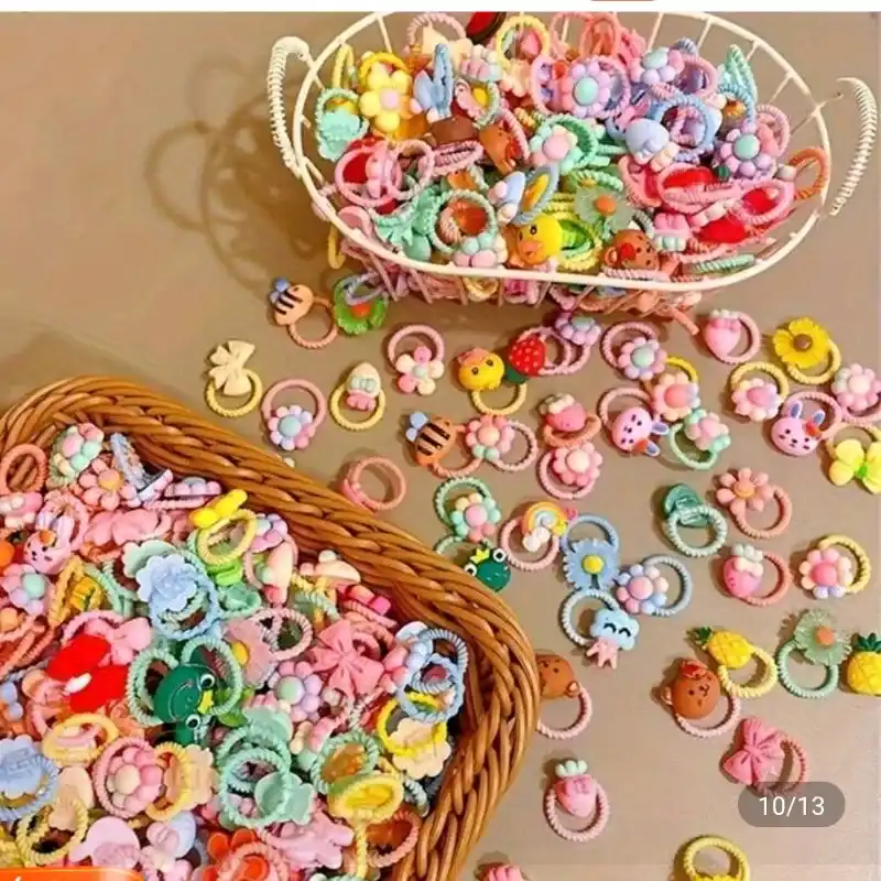 Ligas con adornos para niñas