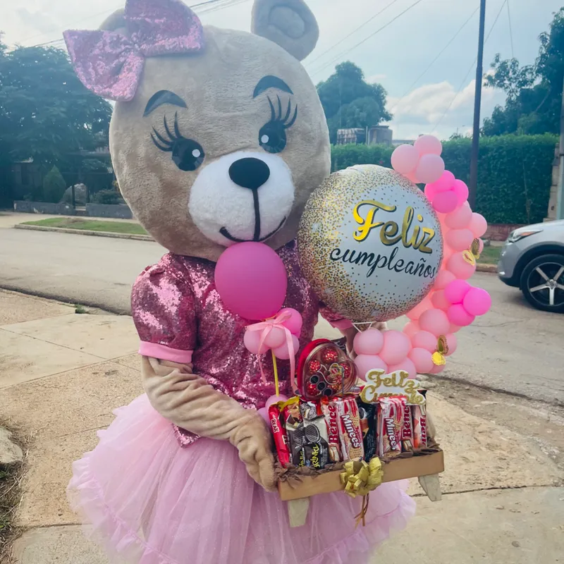 Caja decorada con la participación de la osita Aurora