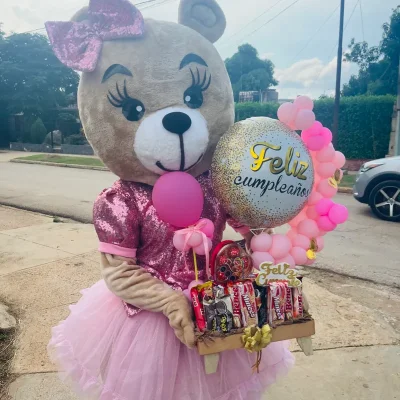 Caja decorada con la participación de la osita Aurora