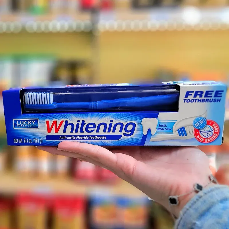 Pasta dental con su cepillo Lucky