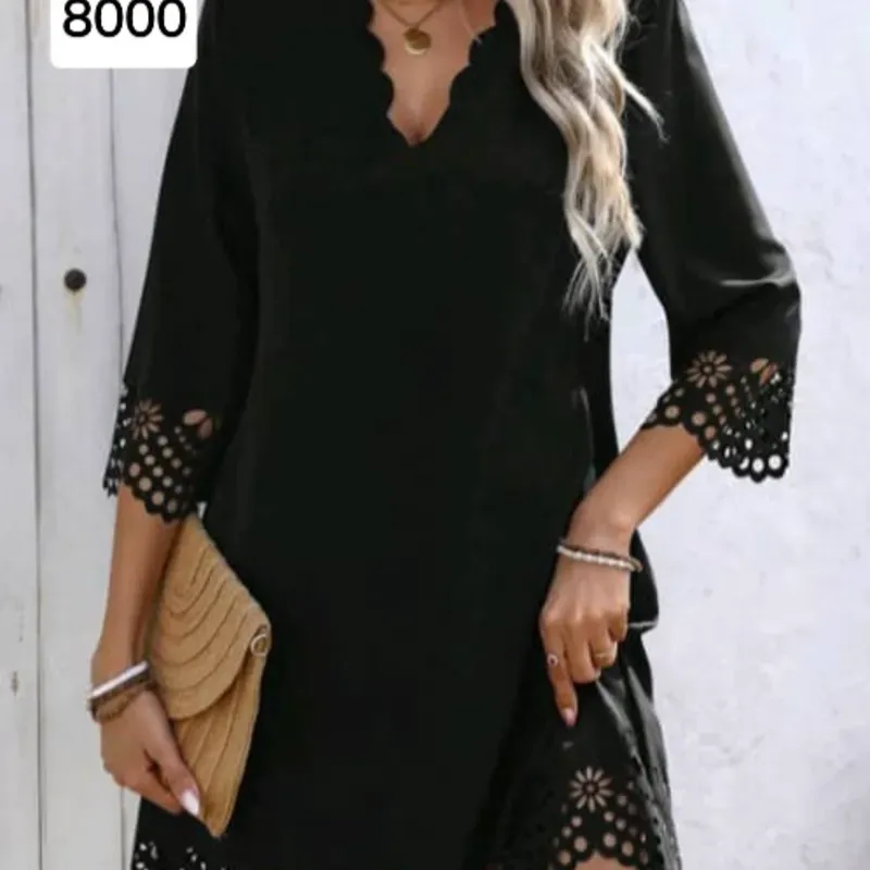 Vestido negro con falso calado