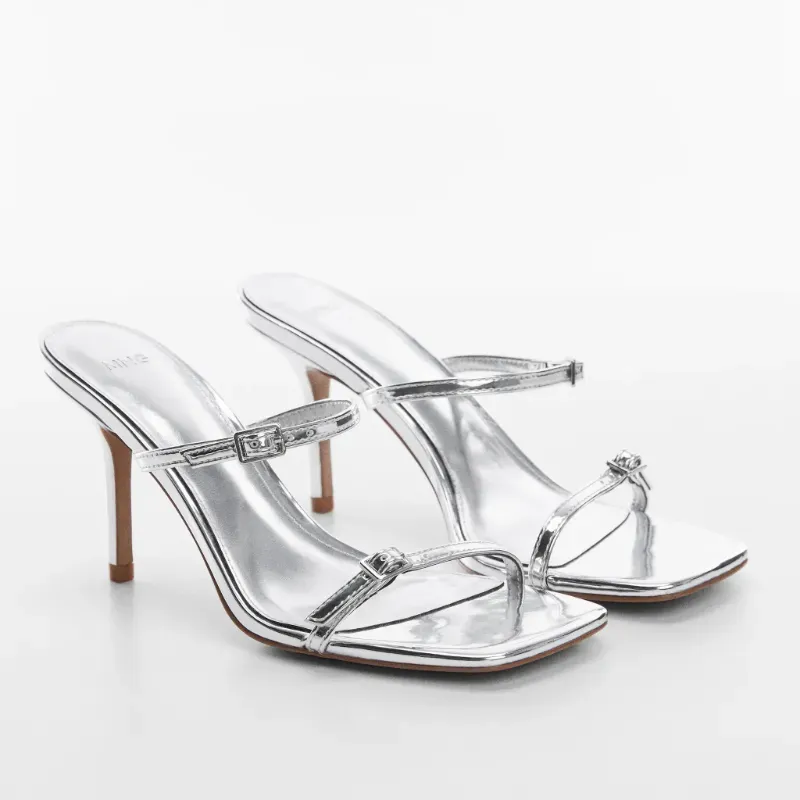 Sandalias tiras metalizadas