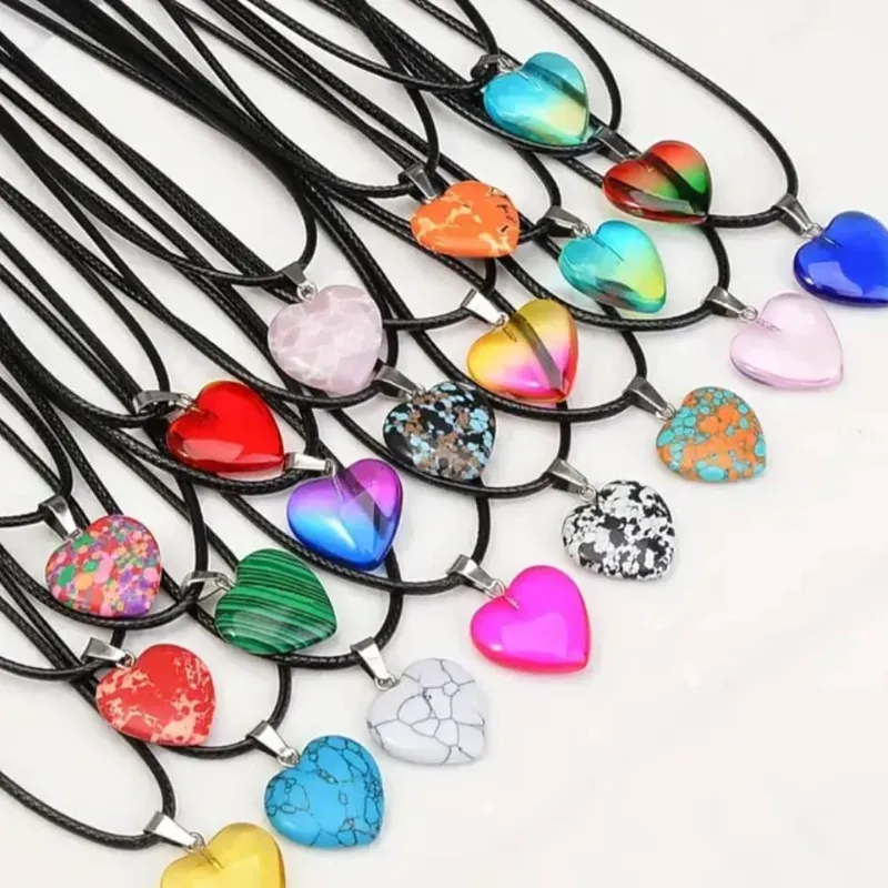 COLLARES NEGROS DE CORAZÓN