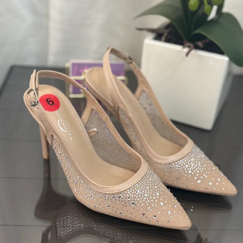 De maya con brillo tacones