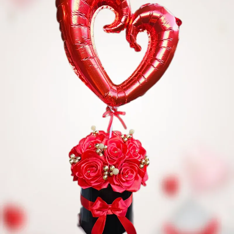 Hermosa Caja Cónica con Rosas y Globo