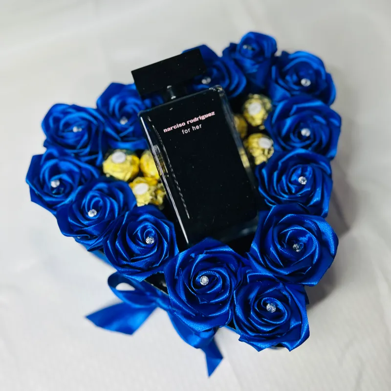 Rosas Azules y Ferreros