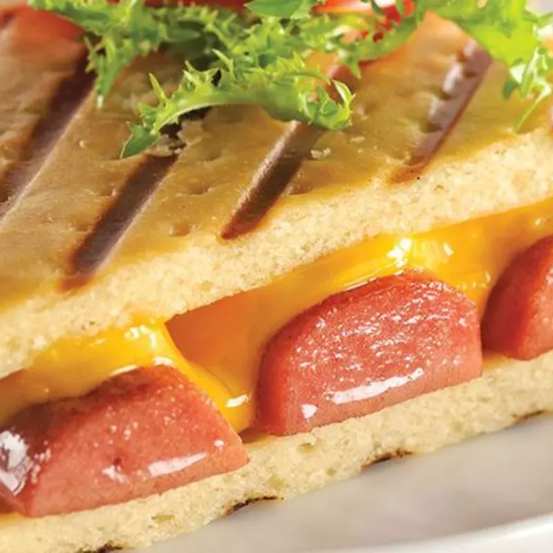 Sandwich de Salchicha y Queso