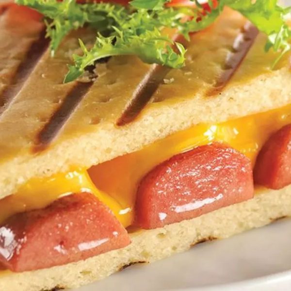 Sandwich de Salchicha y Queso