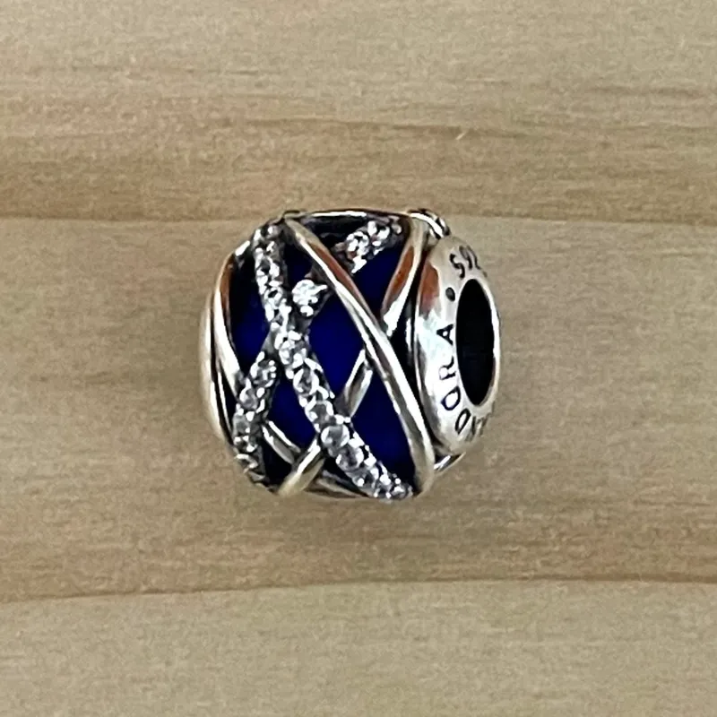 Charm bola de fondo azul