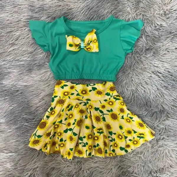 Conjunto de saya y blusa