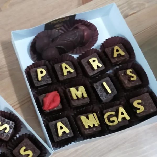 Pene y 12 bombones