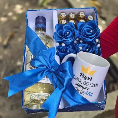 Cajita de cuadrada con Whisky Fire One